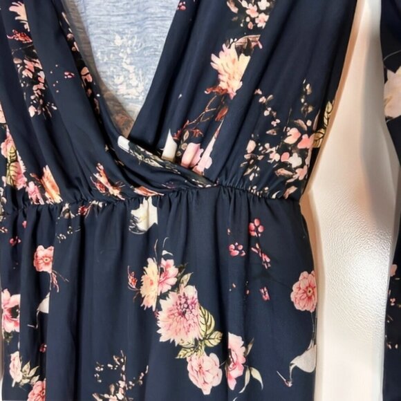 NWT Boohoo  Floral Long Sleeve Wrap Shirt, Stretch waistline Floral Design - Picture 6 of 7